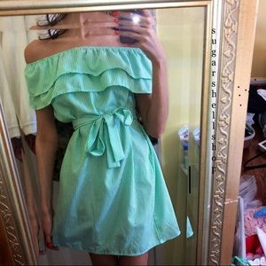 New green thin-stripe dress 💚👗